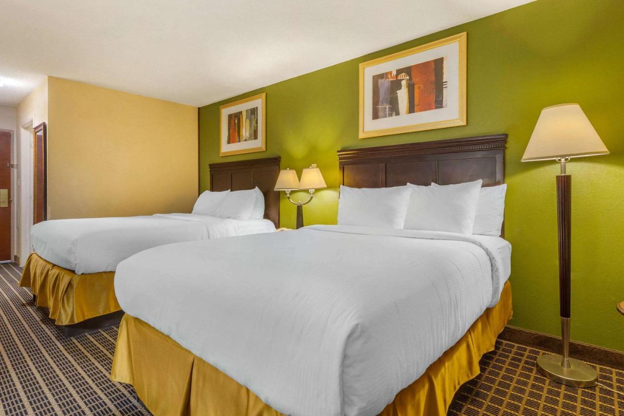 Clarion Pointe South Boston - Danville East Екстер'єр фото