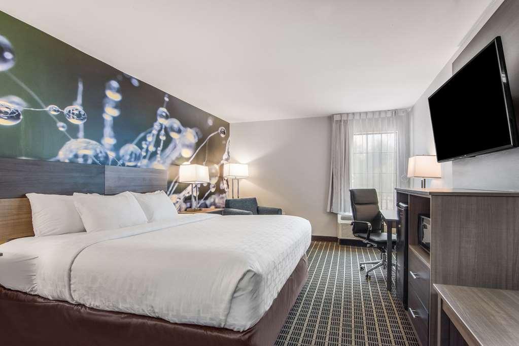 Clarion Pointe South Boston - Danville East Номер фото