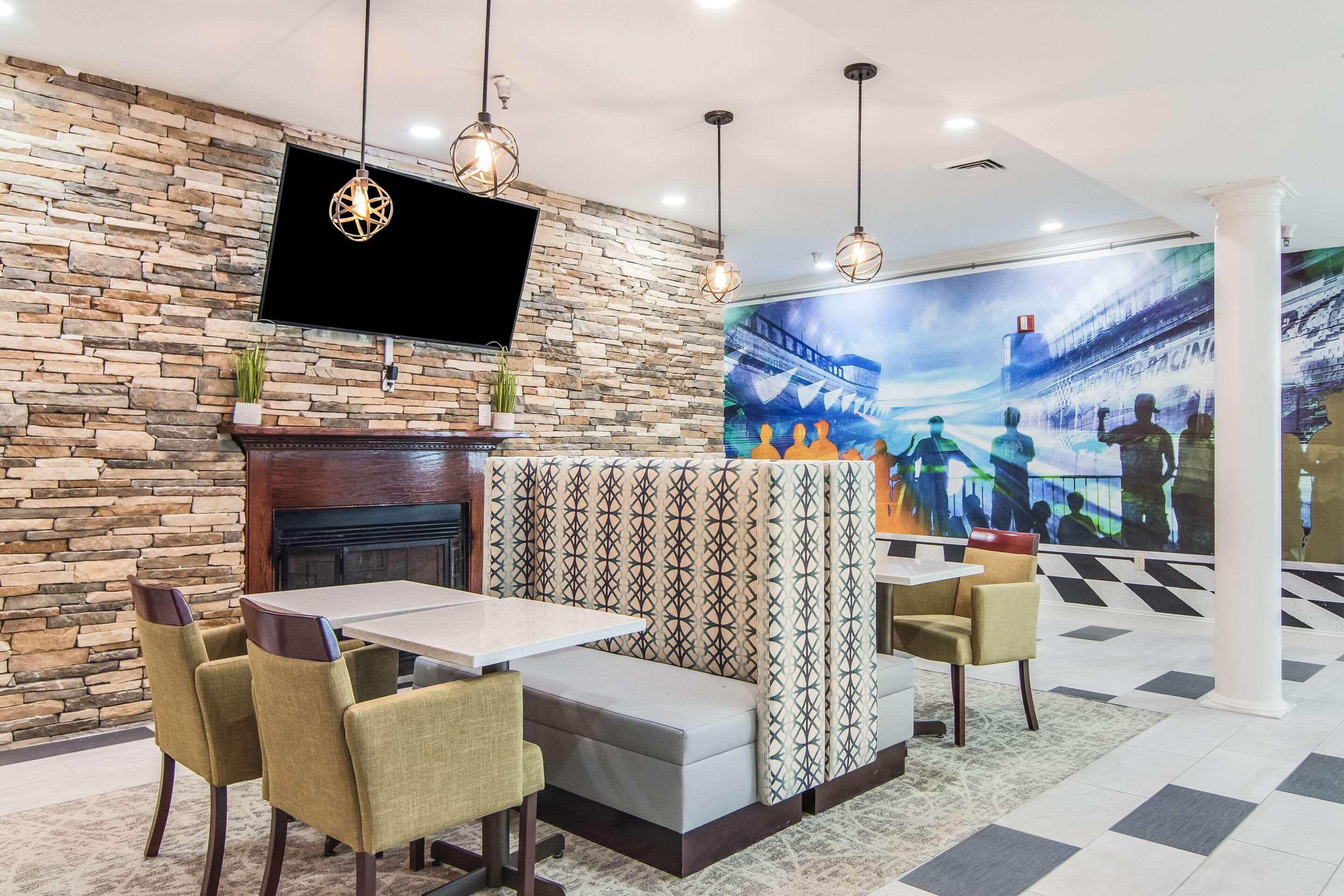 Clarion Pointe South Boston - Danville East Екстер'єр фото