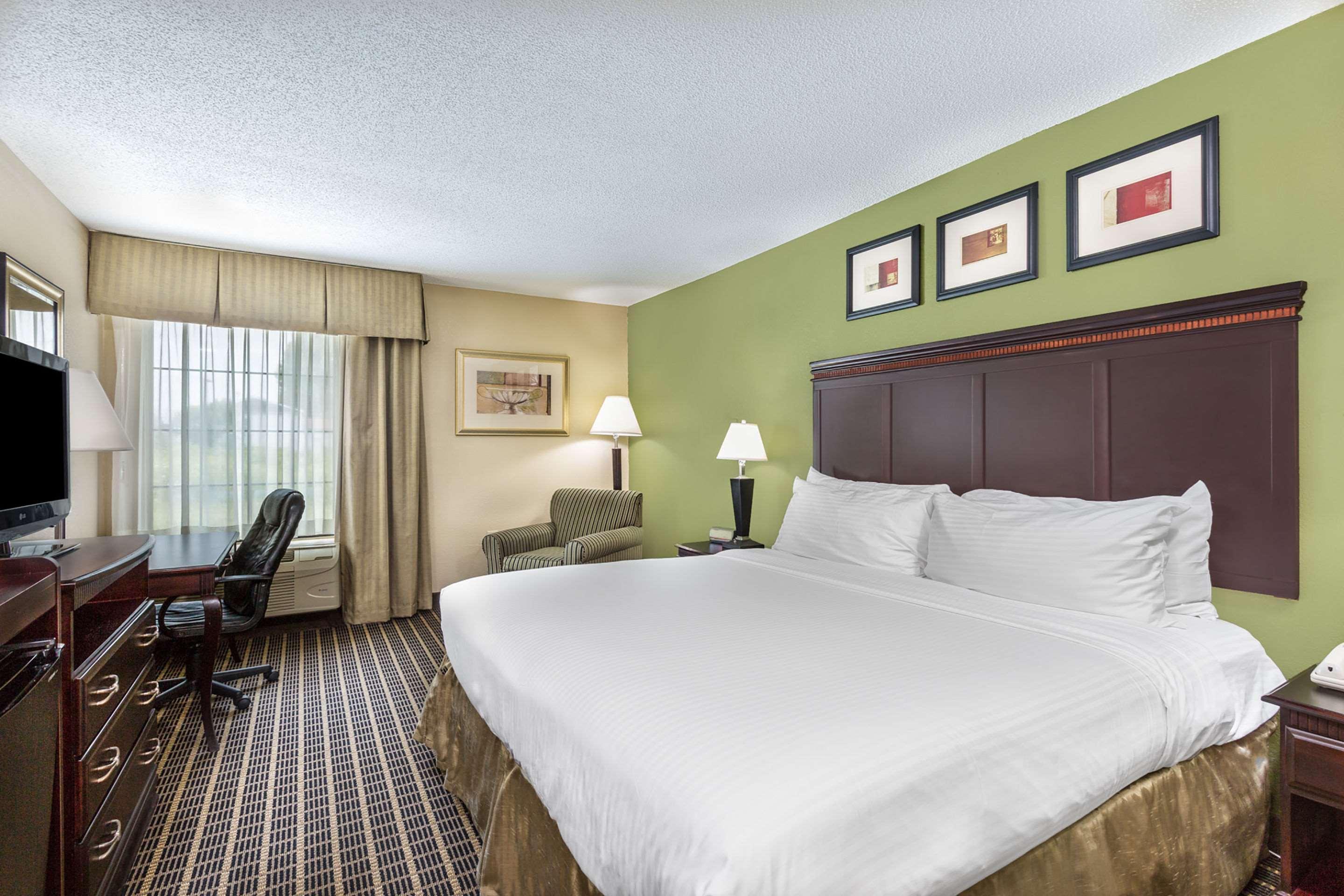 Clarion Pointe South Boston - Danville East Екстер'єр фото