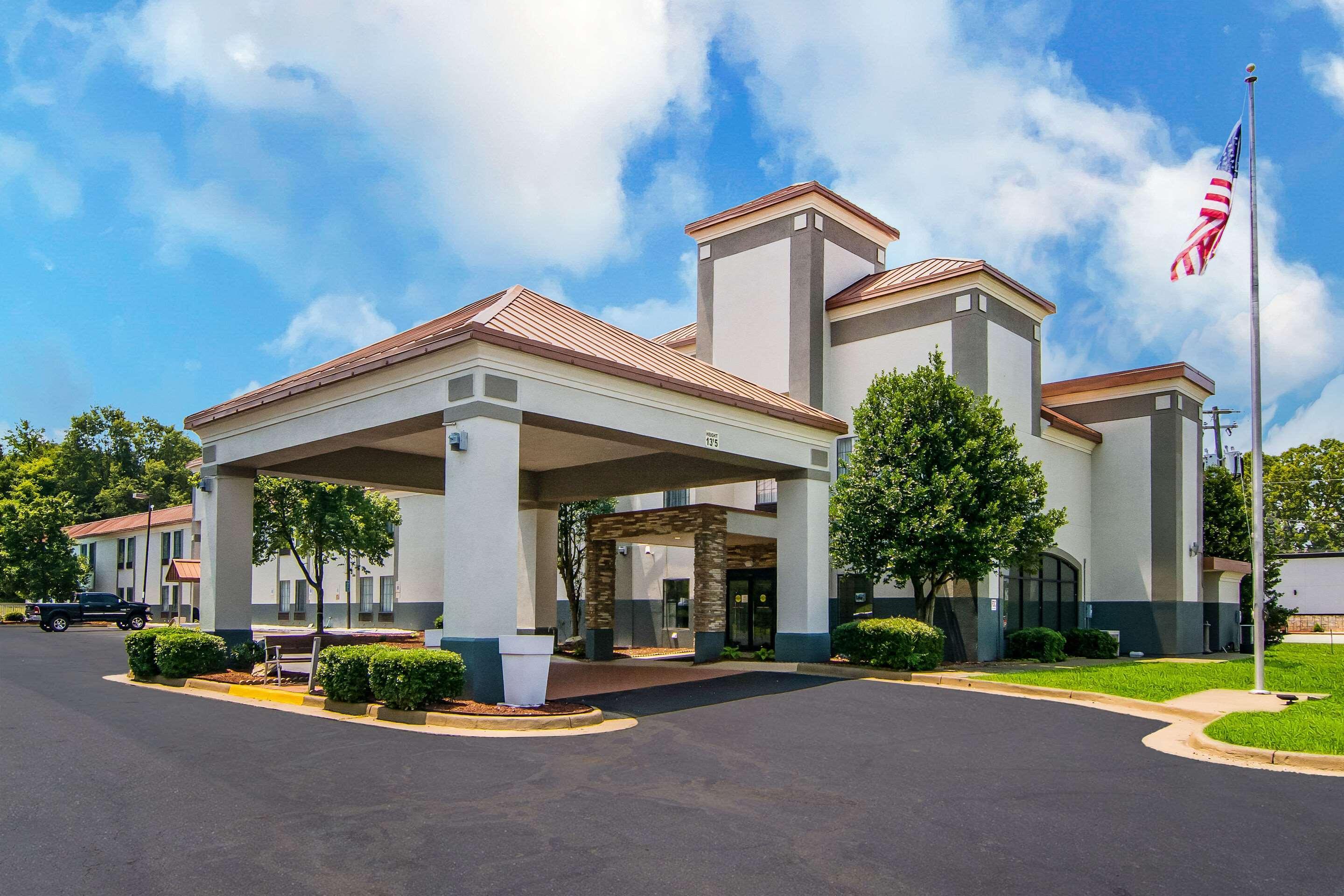Clarion Pointe South Boston - Danville East Екстер'єр фото